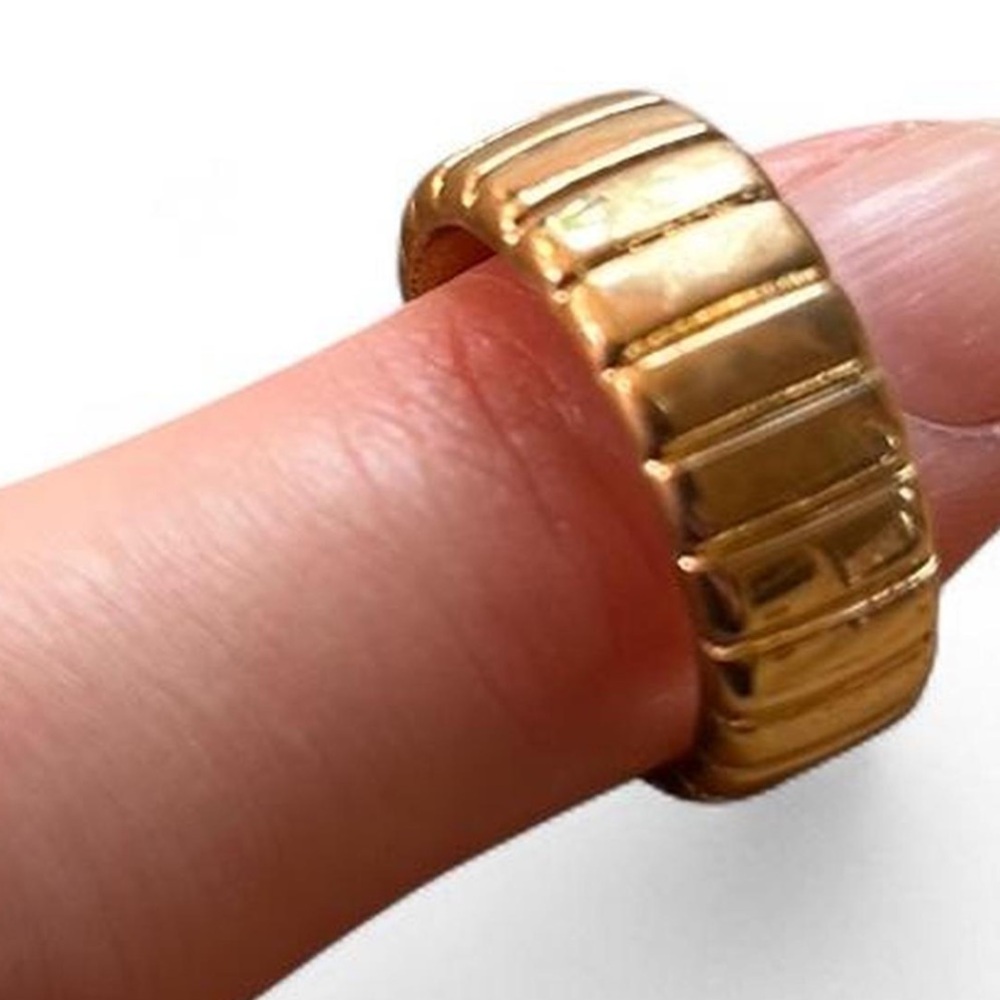 Gold Ribbed Band Ring